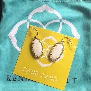 Like new Kendra Scott earrings